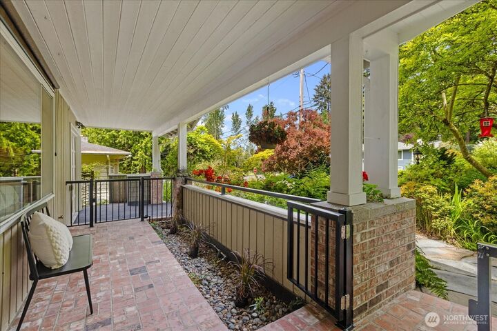 Property Photo: 9918 227th Place SW WA 98020