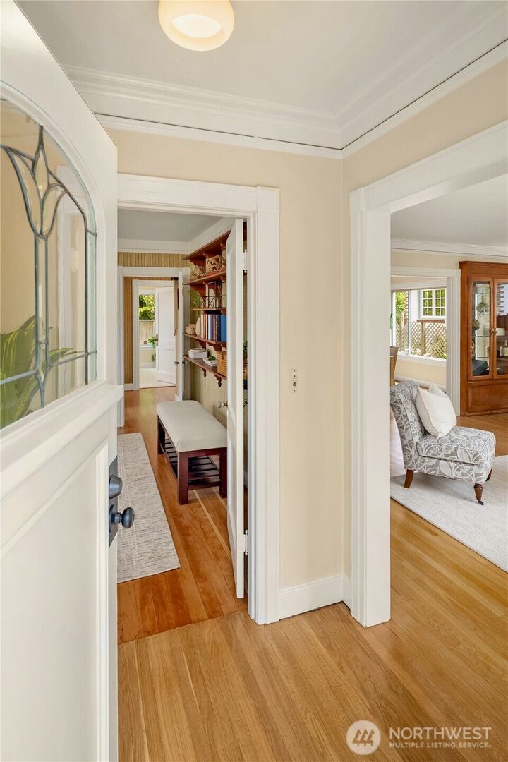 Property Photo: 1716 N 43rd Street WA 98103