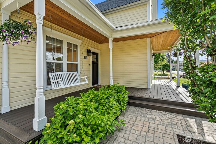 Property Photo: 1515 Everett Street WA 98390
