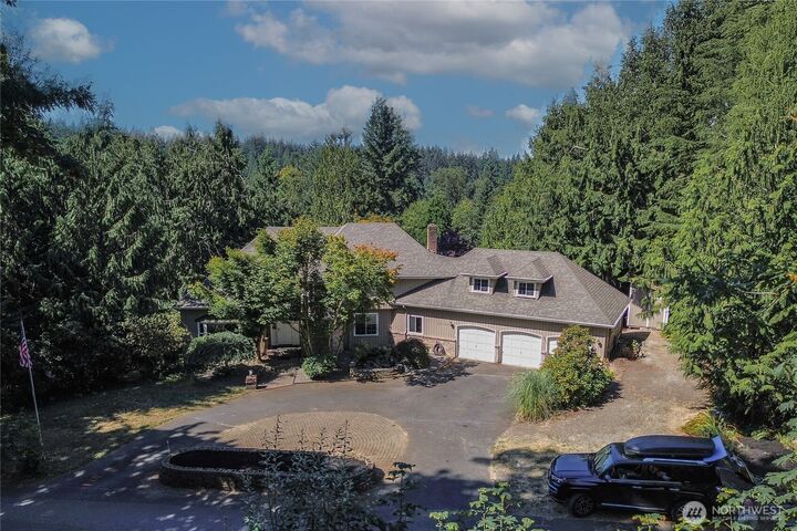 Property Photo:  18109  236th Avenue NE  WA 98077 
