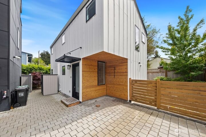 Property Photo:  311 NW 89th Street  WA 98117 