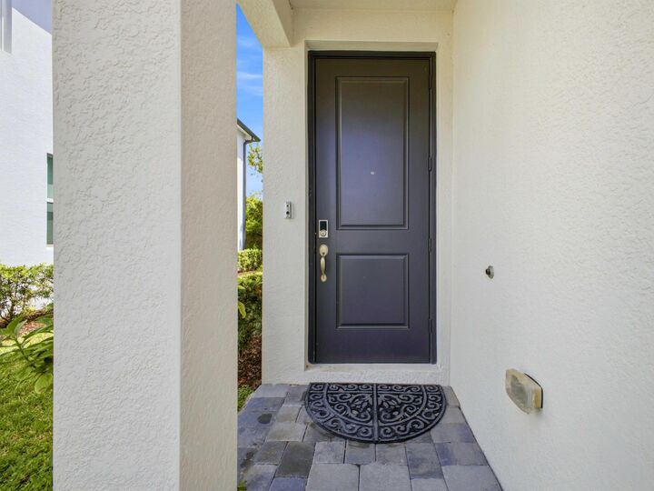 Property Photo:  5720 Mentmore Drive  FL 33407 