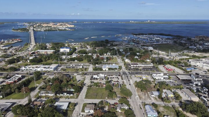 Property Photo:  416 Avenue  FL 34950 