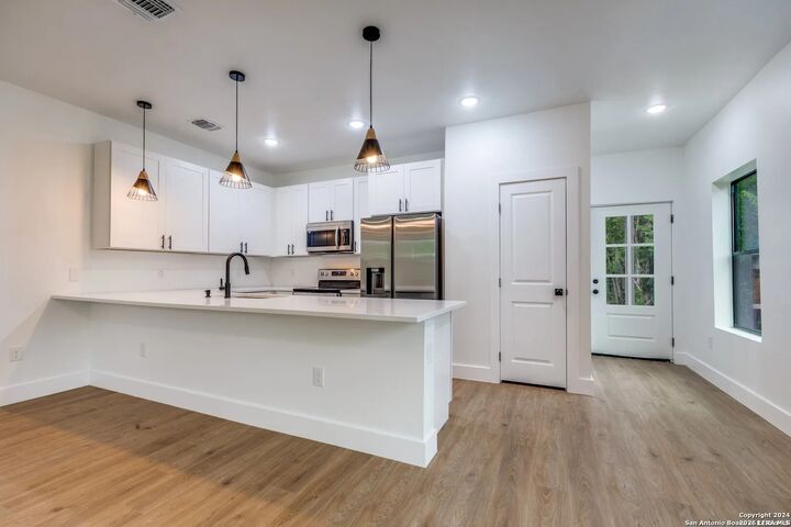 Property Photo:  531 Essex 202  TX 78210 