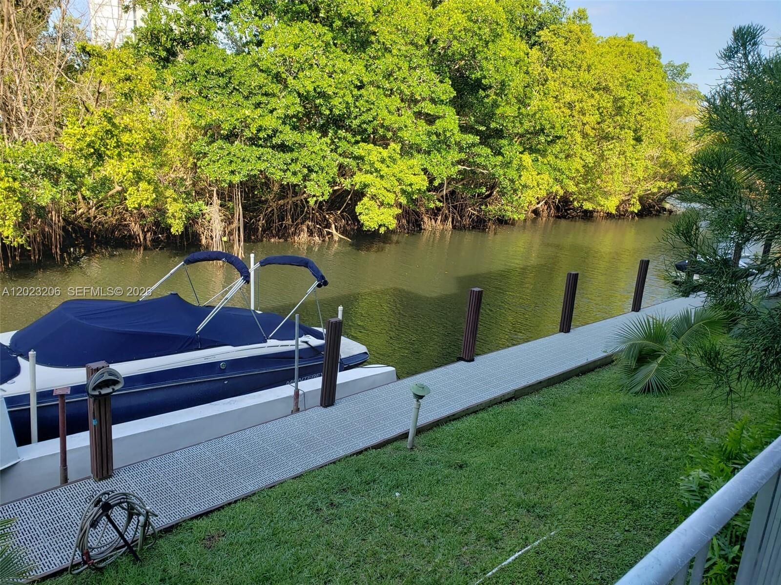 Property Photo:  1860 Venice Park Dr 107  FL 33181 