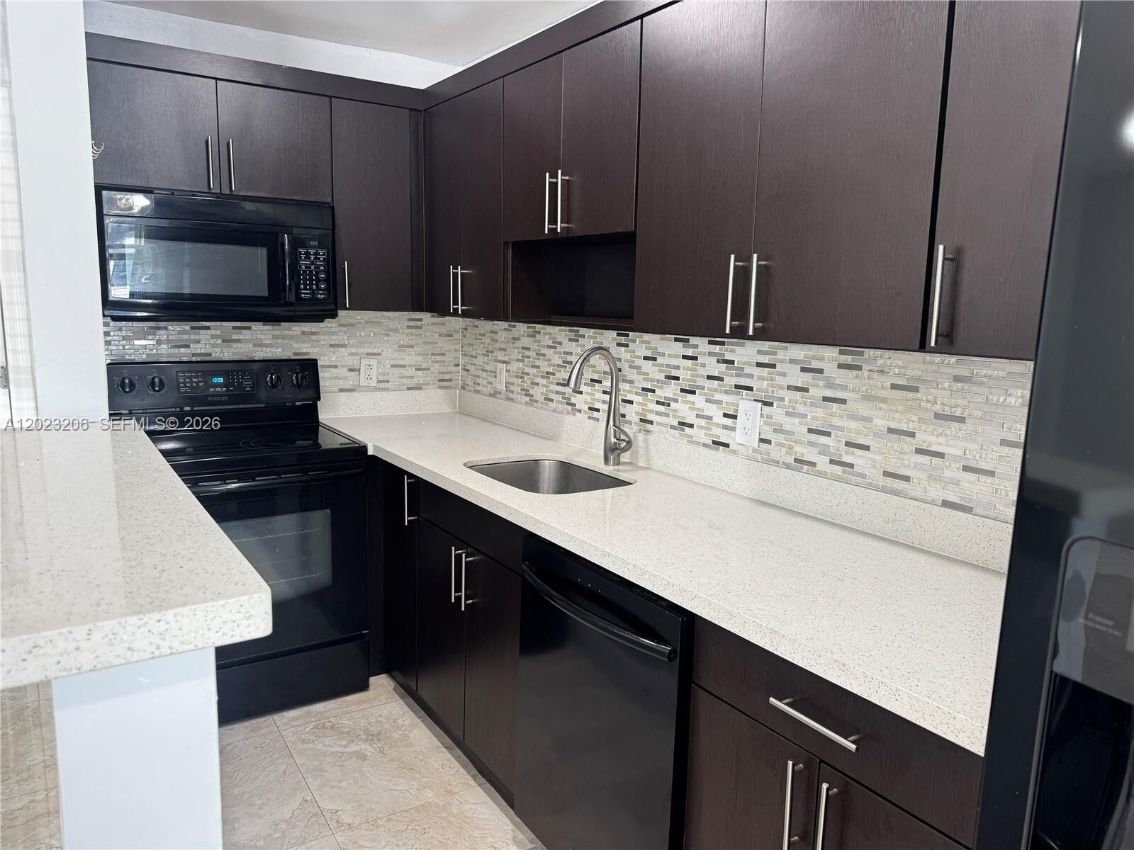 Property Photo:  1860 Venice Park Dr 107  FL 33181 