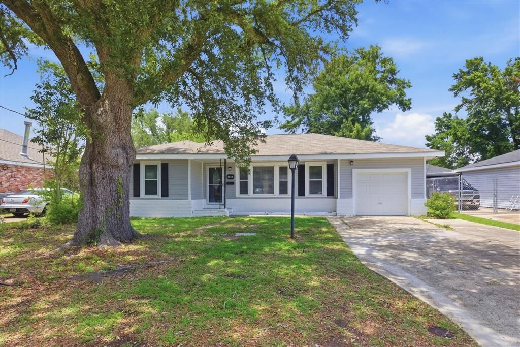 Property Photo:  1917 4th Street  LA 70601 
