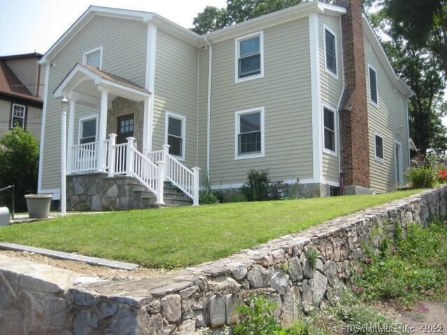 Property Photo:  95 Highview Avenue Apt #2  CT 06907 