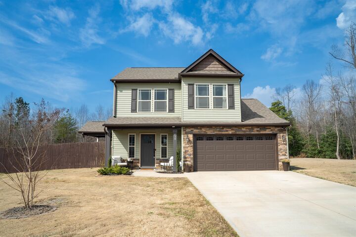 Property Photo:  430 Bud Farmer Place  SC 29349 