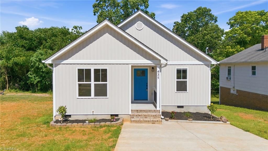 Property Photo: 435 Stratton Avenue NC 27101