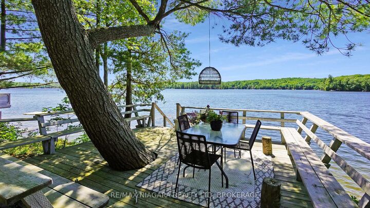 1009 Mercedes Drive N — photo 1