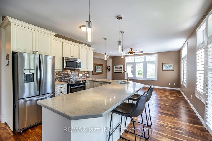Property Photo: 29 Lakewood Crescent 111 ON K0M 1A0