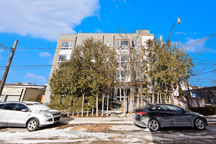 Property Photo: 243 Niagara Street ON M6J 2L7