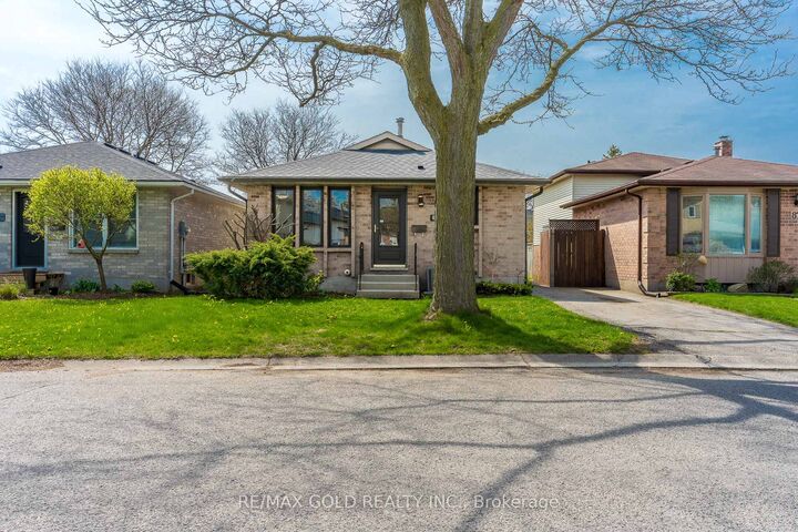 83 Speight Crescent — photo 1