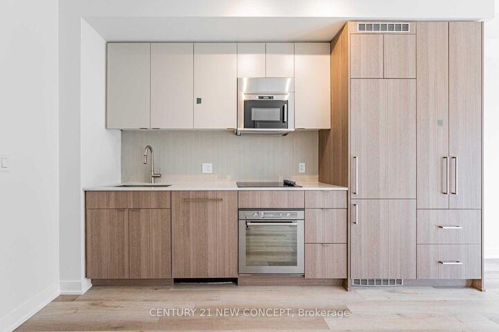 Photo de la propriété: 840 St Clair Avenue W 409 ON M6C 0A4