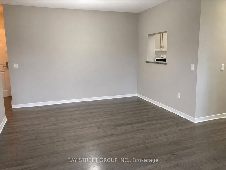 284 Bloor Street W 902 — photo 1