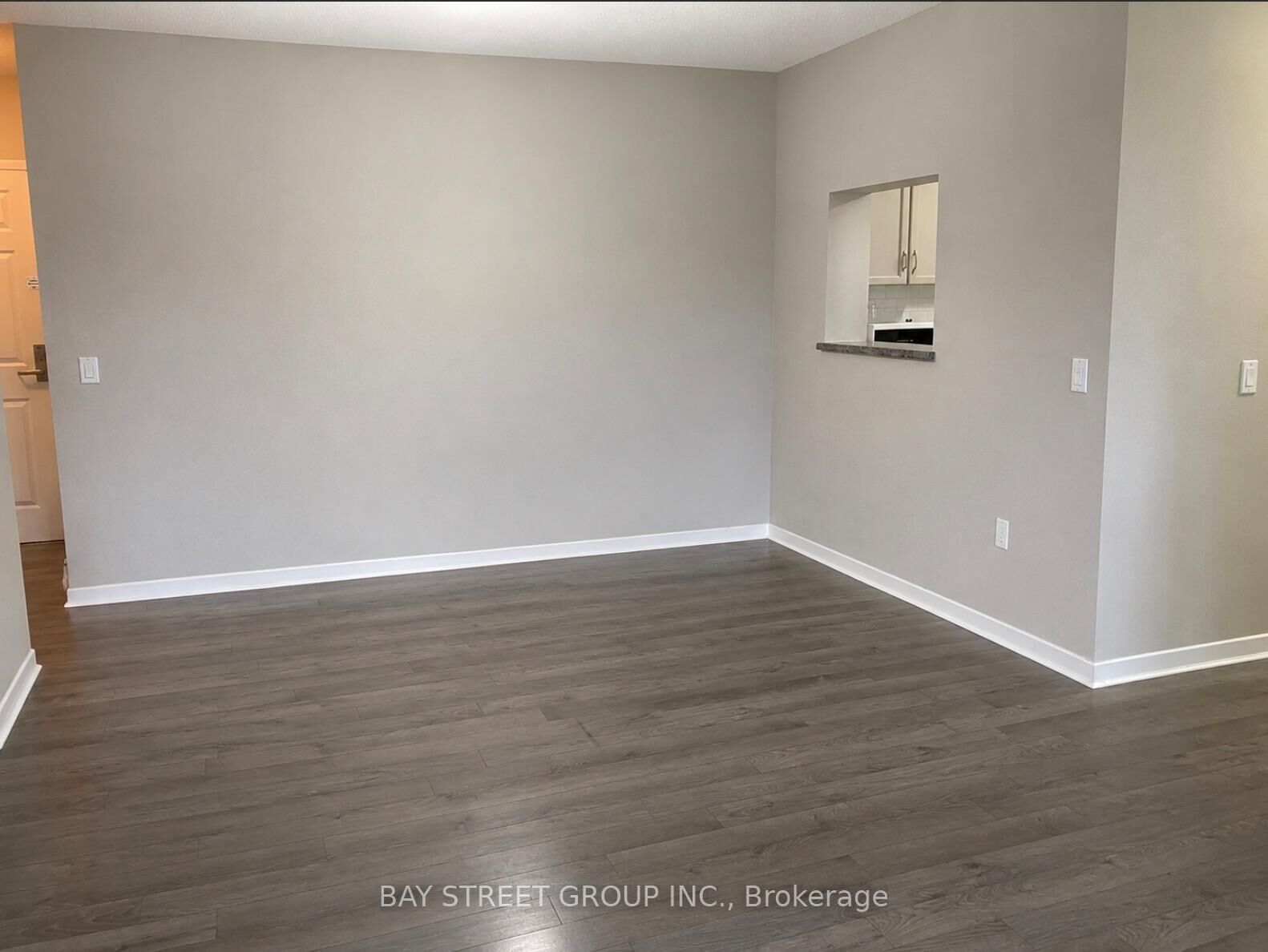 Property Photo: 284 Bloor Street W 902 ON M5S 3B8