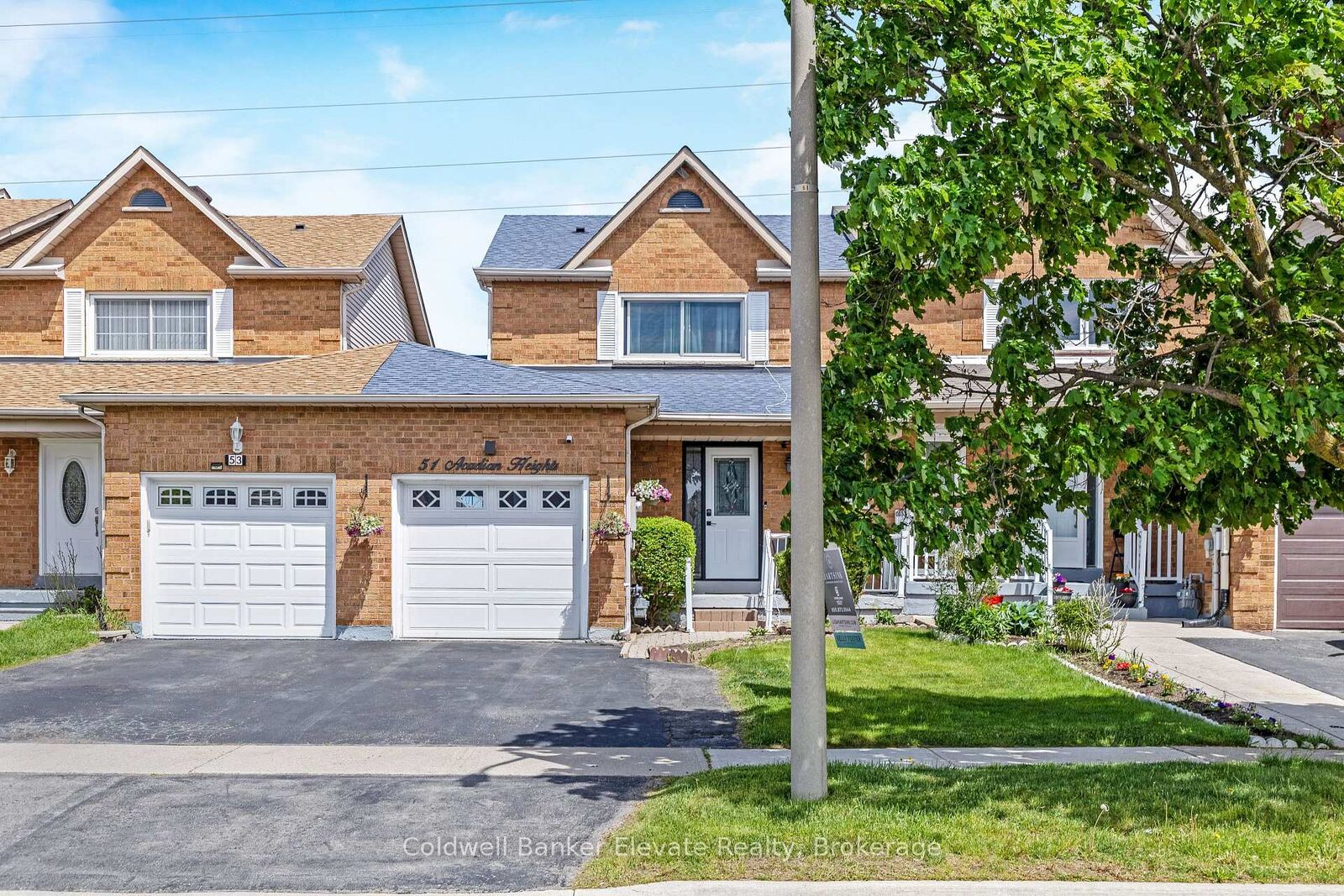 Property Photo:  51 Acadian Heights  ON L6Y 4H3 