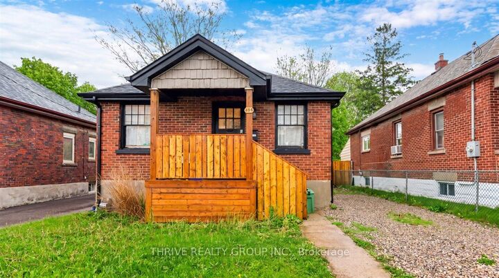 494 Highbury Avenue N — photo 1