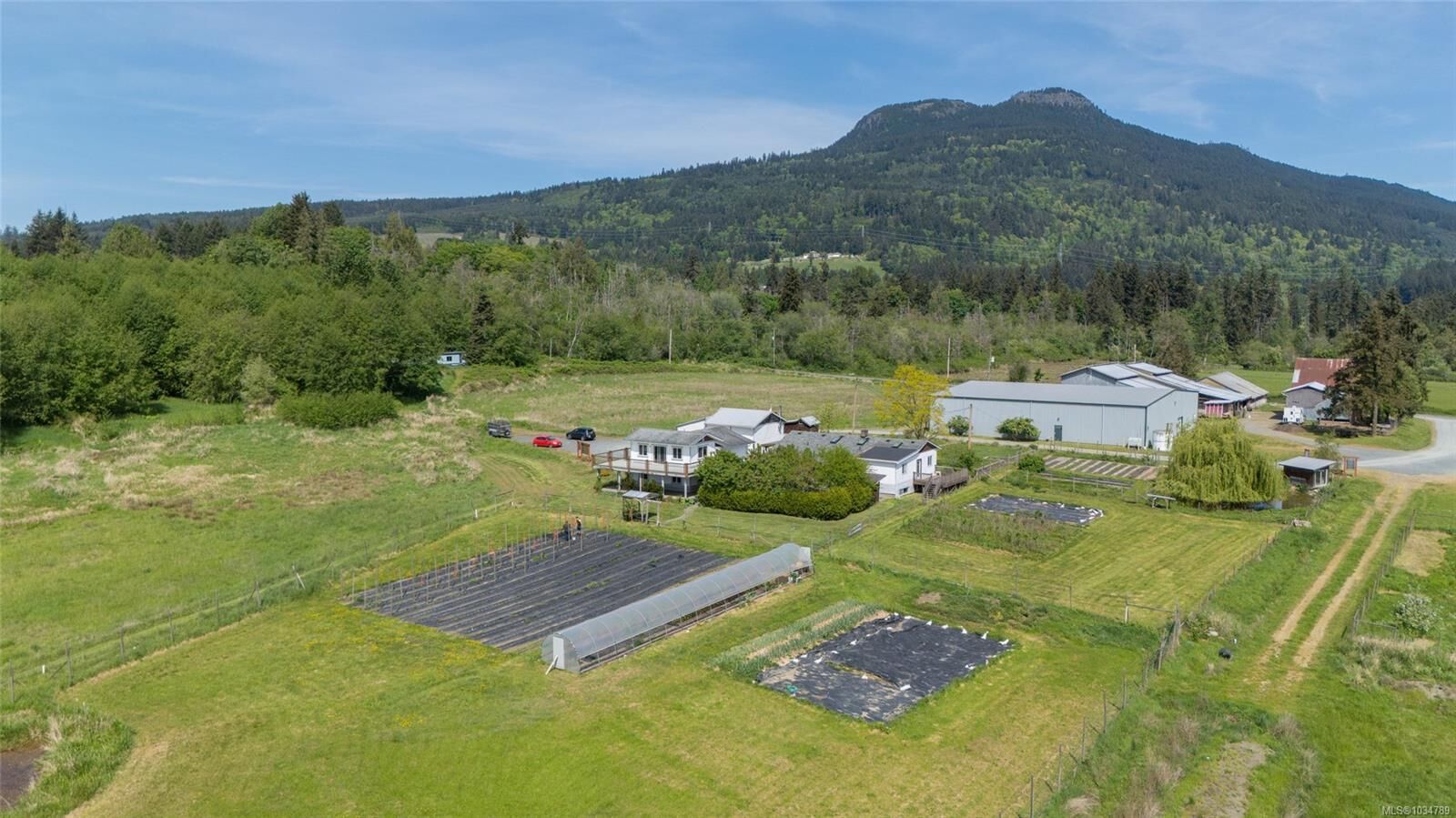 Property Photo: 3504 Drinkwater Rd BC V9L 5Z2