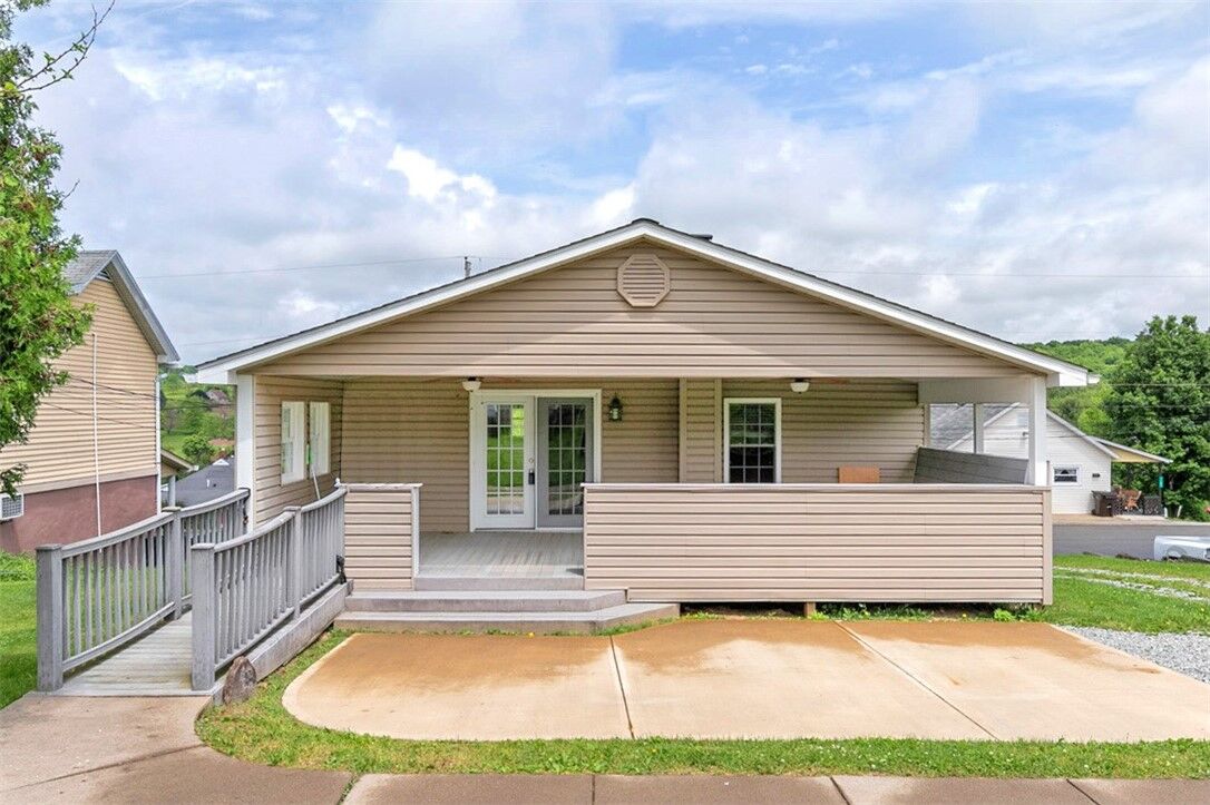 Property Photo: 1156 Delaware St PA 15632