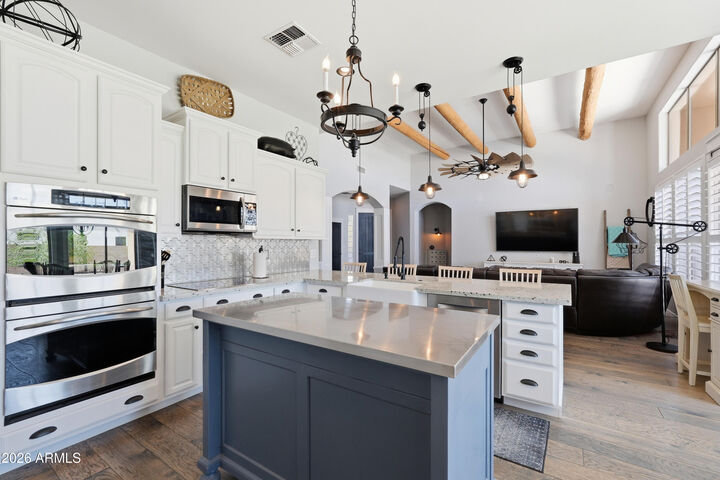 Property Photo:  2616 W Canyon Road  AZ 85086 
