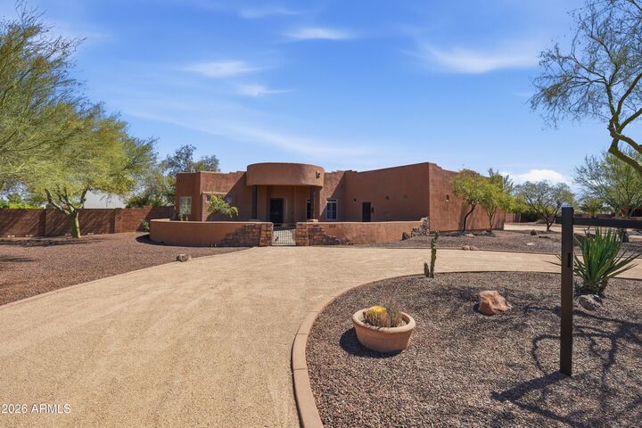 Property Photo:  2616 W Canyon Road  AZ 85086 