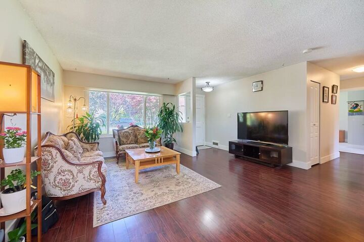 Property Photo: 6086 49 Avenue BC V4K 1Z1