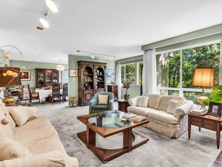 Property Photo: 756 Rochester Avenue BC V3K 2V8