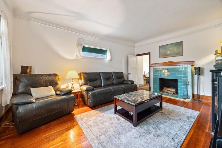 Property Photo: 1105 Hamilton Street BC V3M 2M8