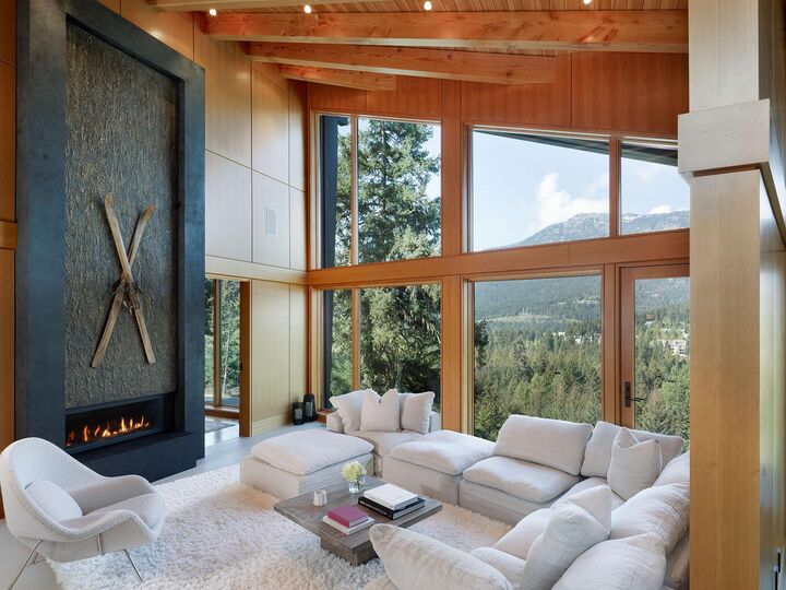 Property Photo: 3855 Sunridge Court BC V8E 0W1