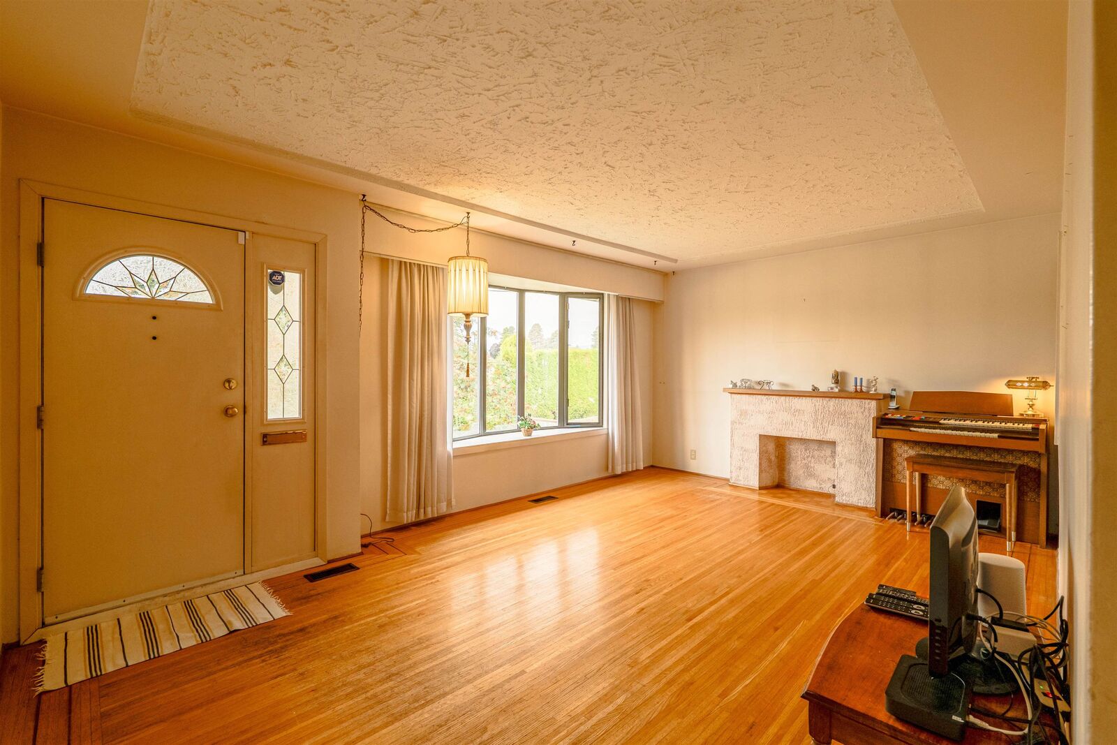 Property Photo: 4638 Royal Oak Avenue BC V5G 3M5