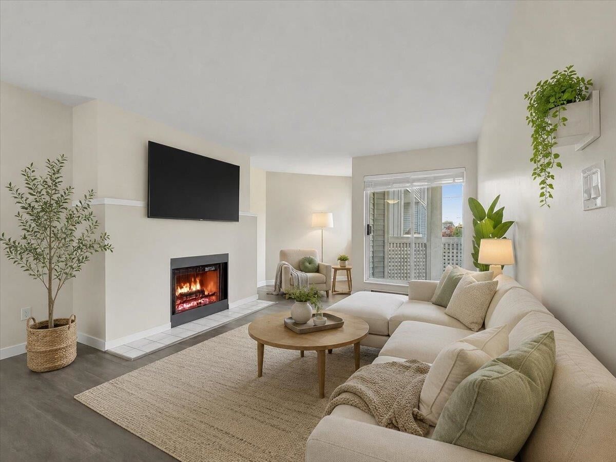 Property Photo: 7431 Blundell Road 201 BC V6Y 3G8