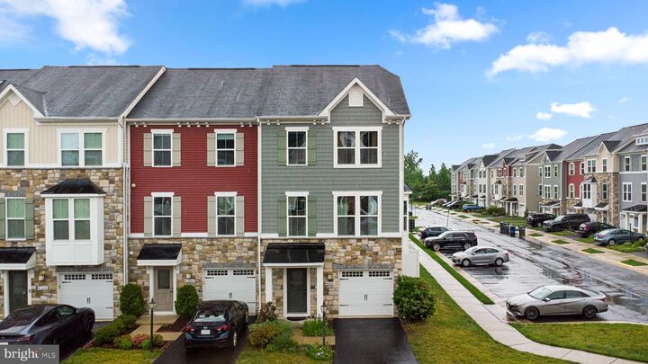 Property Photo: 41690 McMonagle Square VA 20105
