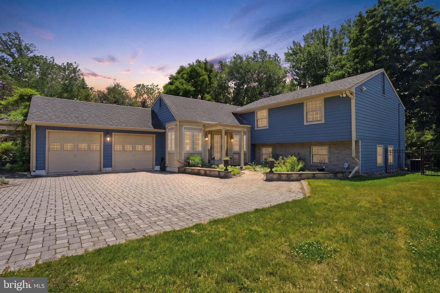 Property Photo:  621 River Road  PA 19067 