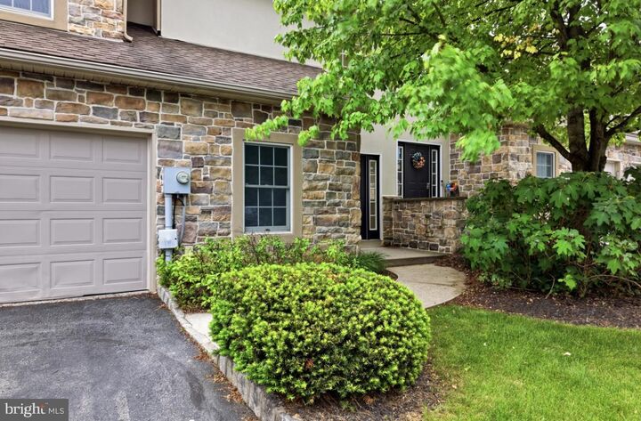 Property Photo:  13 Tamarack Court  PA 18040 