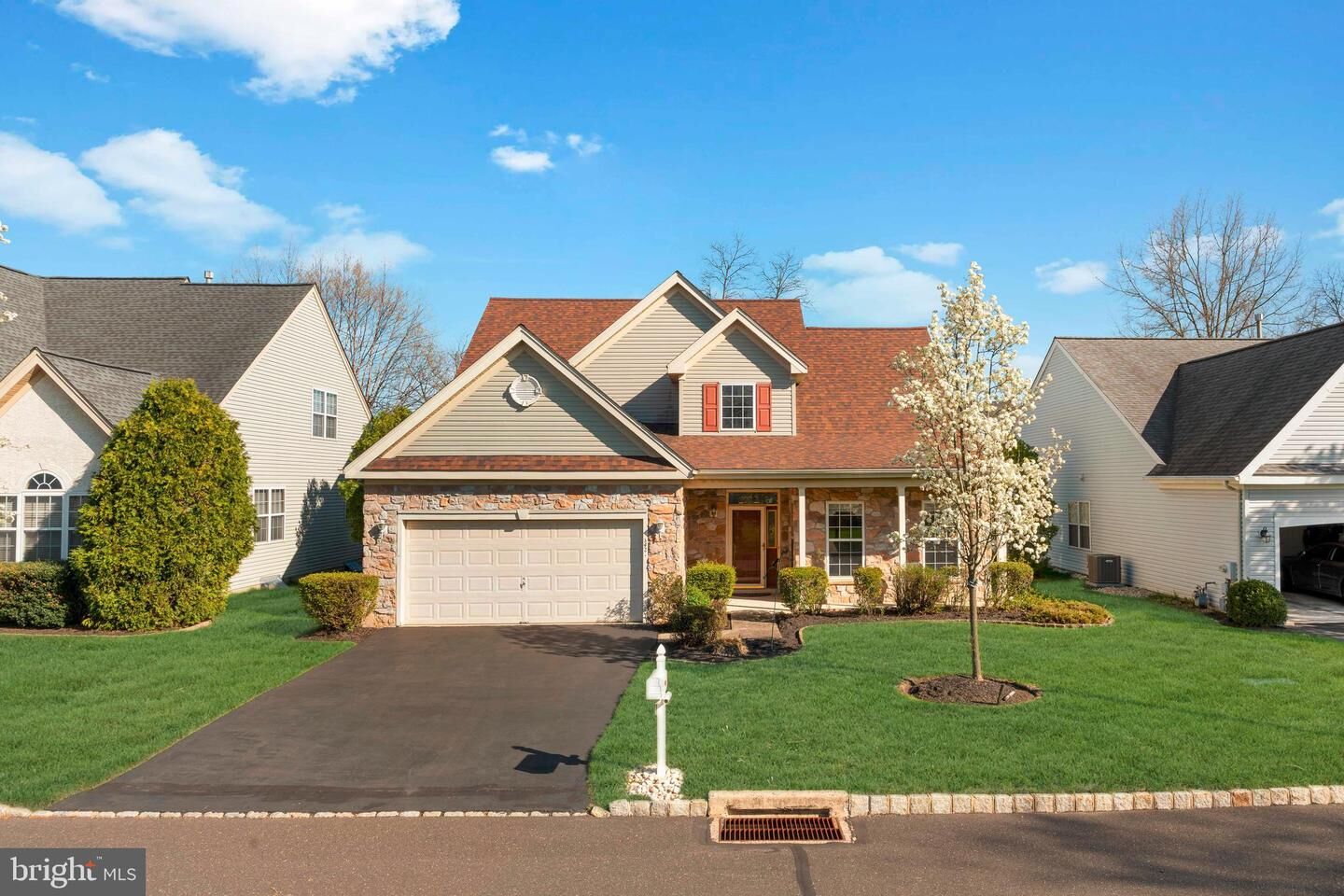 Property Photo:  342 N Founders Court  PA 18976 
