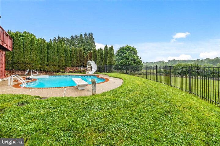 Property Photo:  23813 Echo Creek  MD 20882 