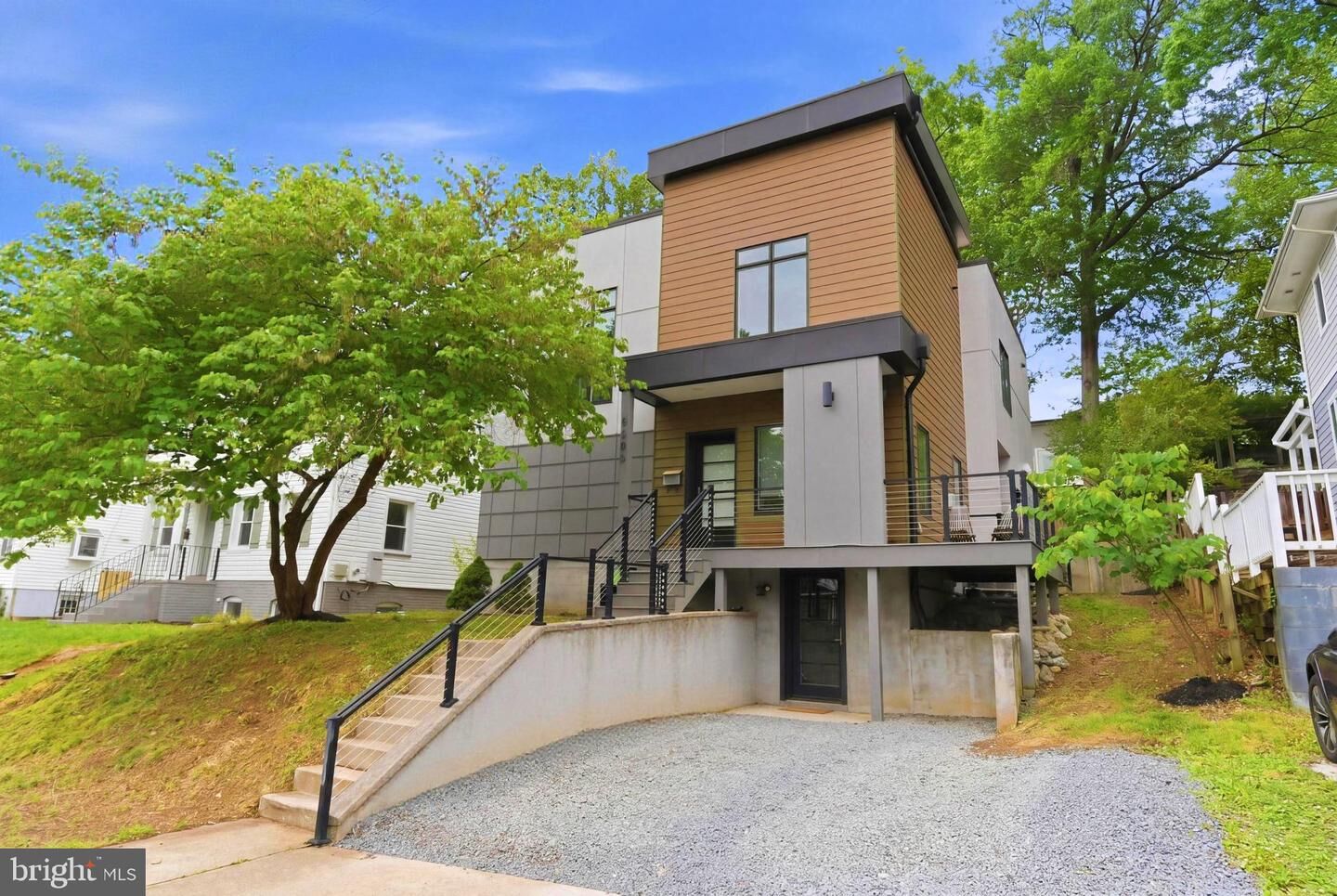 Property Photo:  1408 N Powhatan Street N  VA 22205 