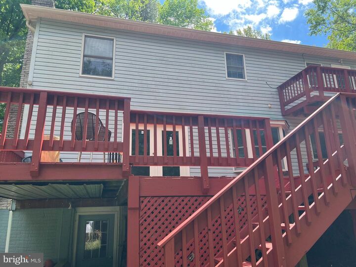 Property Photo: 5891 Anthoney Drive VA 22193