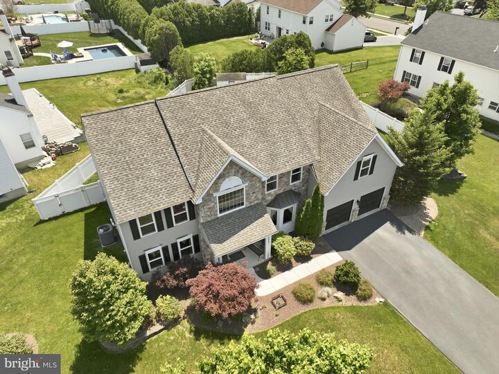 Property Photo:  332 Evening Walk Lane  PA 18976 