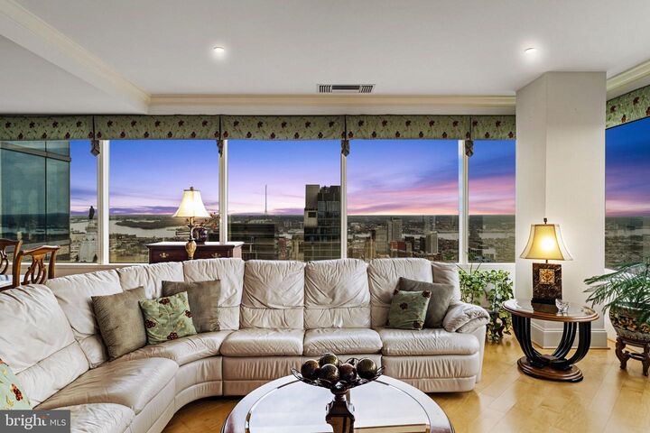 Property Photo:  50 S 16th Street 4210  PA 19102 