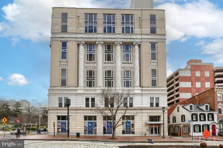 Property Photo: 231 State Street 204 PA 17101