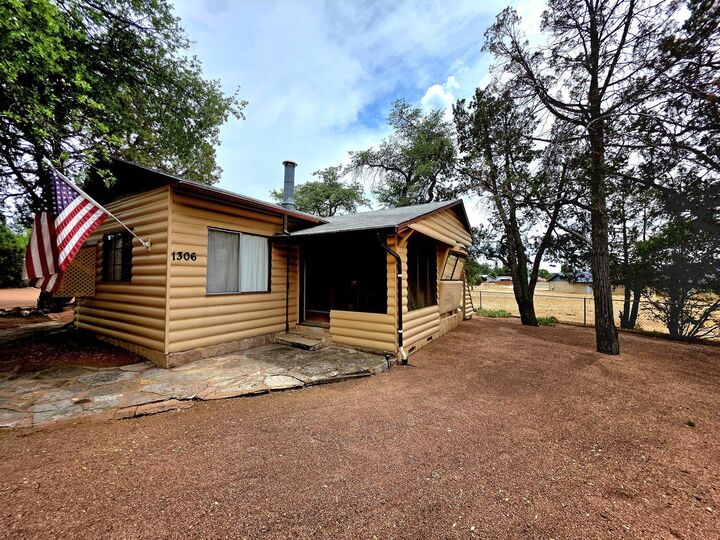 Property Photo: 1306 N Woodland Drive AZ 85541
