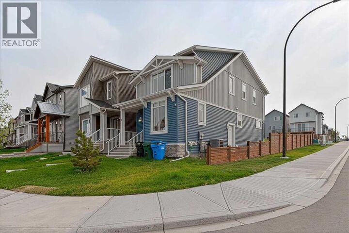 Property Photo:  10 Lucas Close Northwest  AB T3P 1Z5 