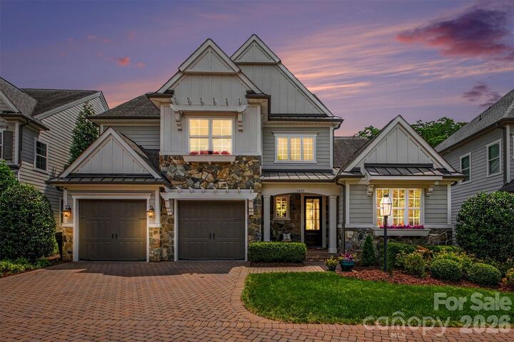 Property Photo: 1020 N Sharon Amity Road NC 28211