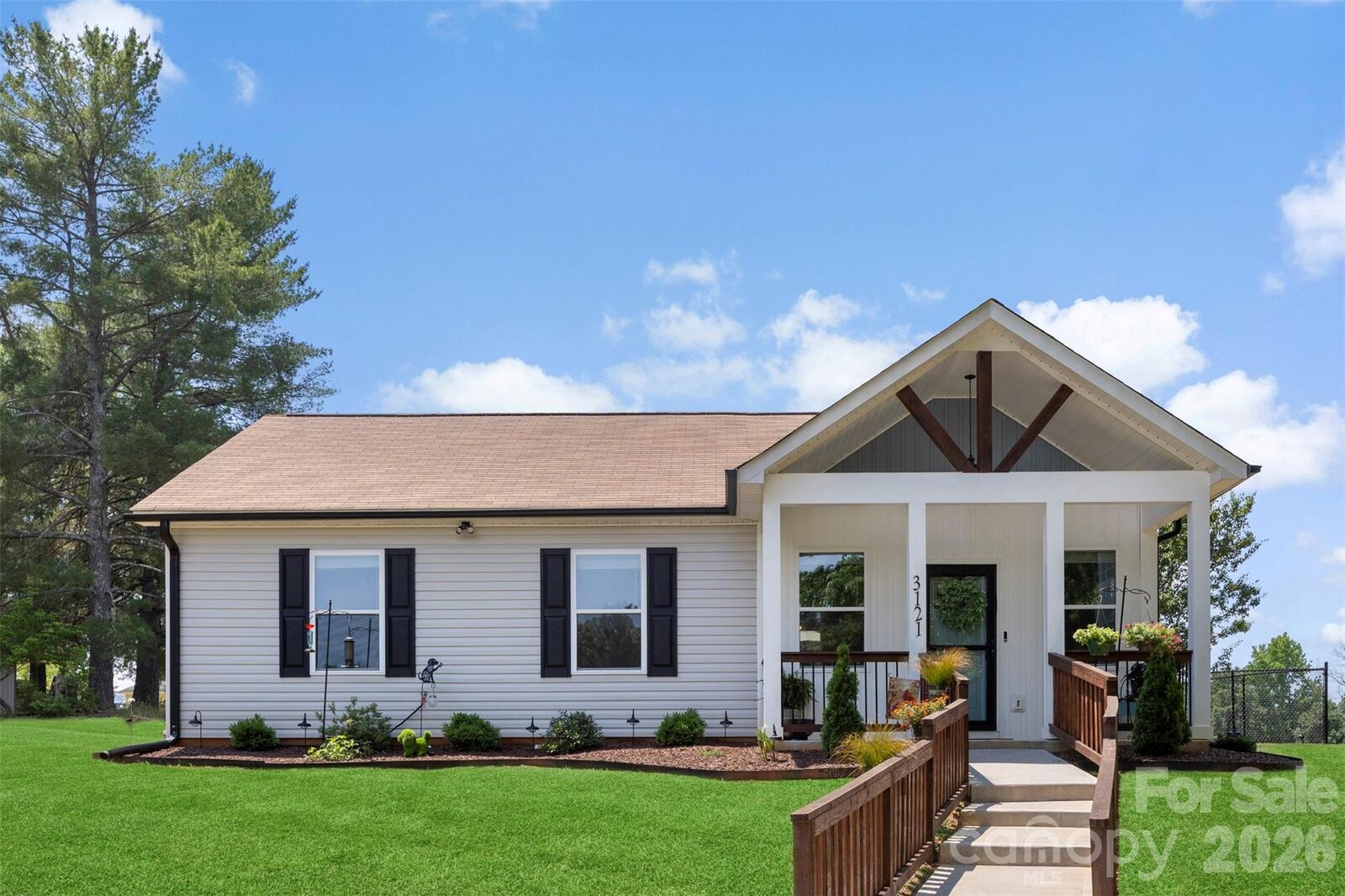 Property Photo:  3121 Suffolk Drive  NC 28152 