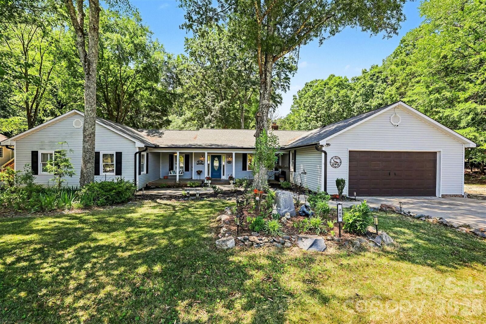 Property Photo:  205 Dornoch Drive  NC 28104 
