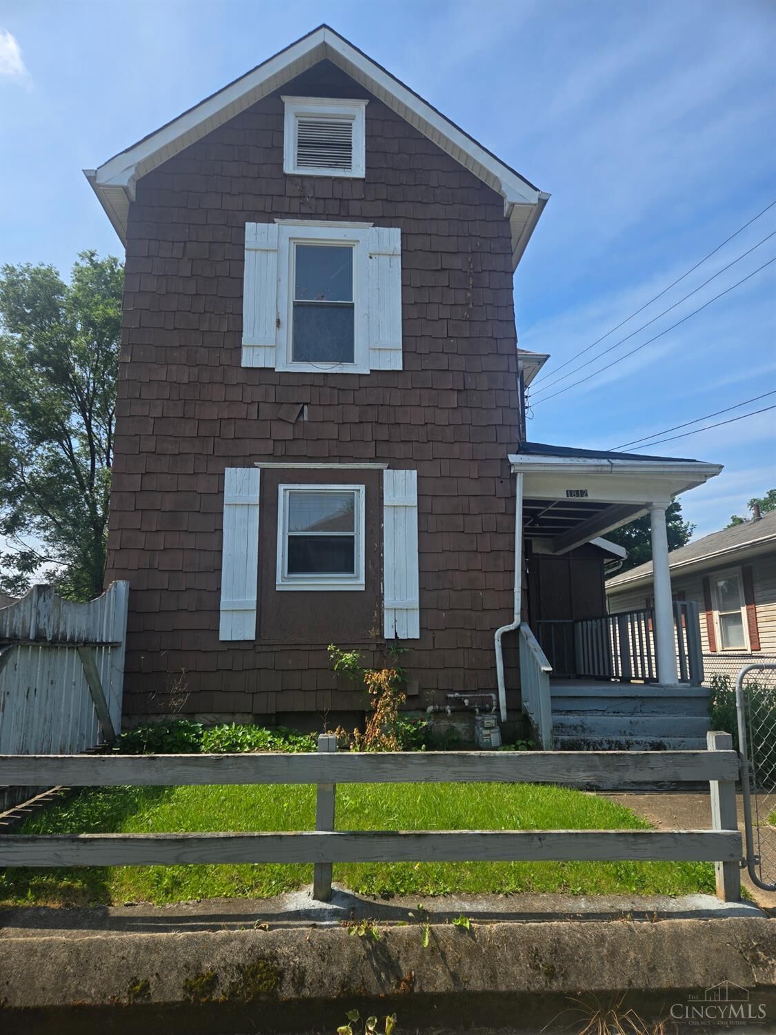 Property Photo:  1812 North Avenue  OH 45042 