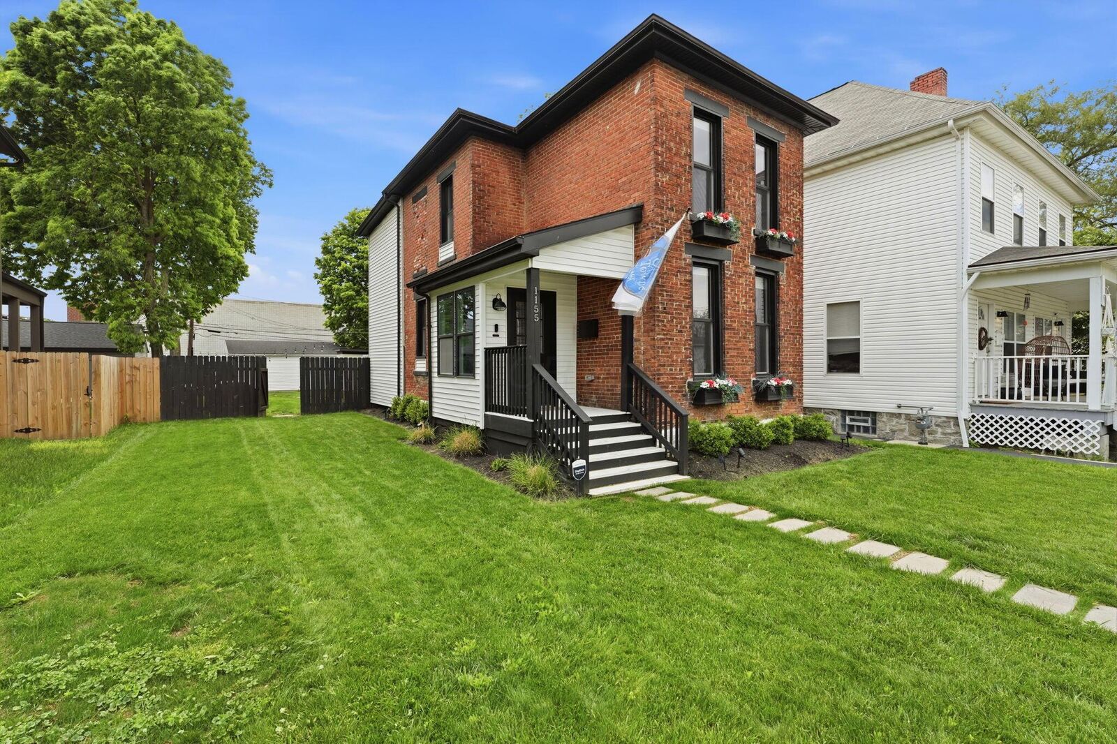 Property Photo: 1155 E Rich Street OH 43205